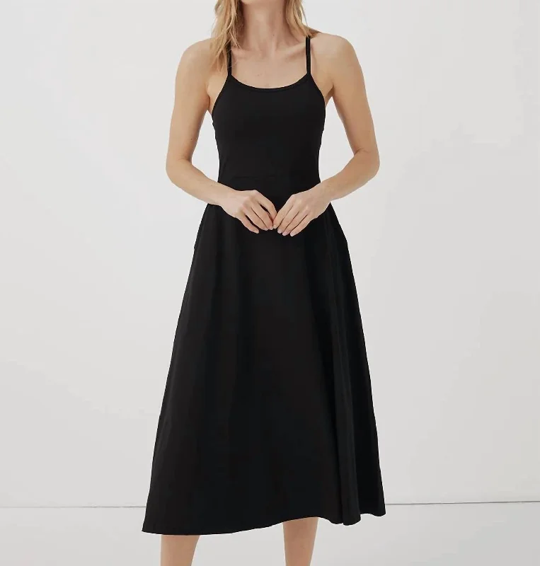 Women's Fit & Flare Midi Dress In Black