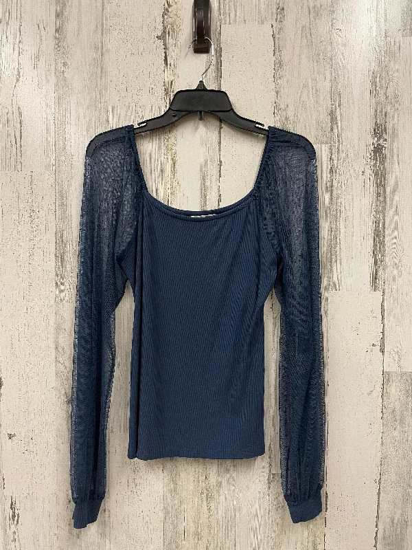 Top Long Sleeve By Clothes Mentor In Blue, Size: M