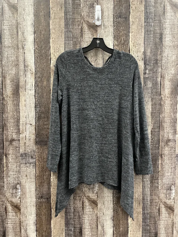 Top Long Sleeve By Torrid In Grey, Size: M